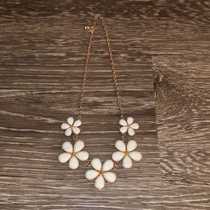 white flower gem stone necklace